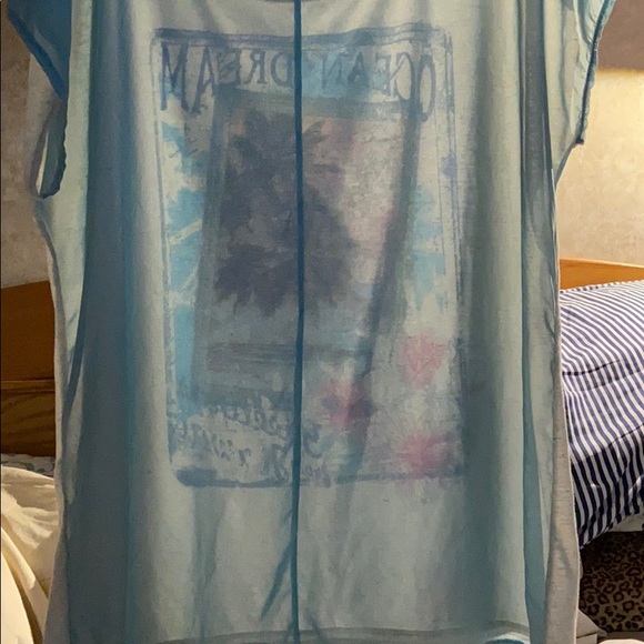 T shirt with sheer back - Picture 3 of 4